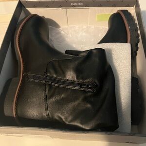 Black Ankle Boots with Side Zipper